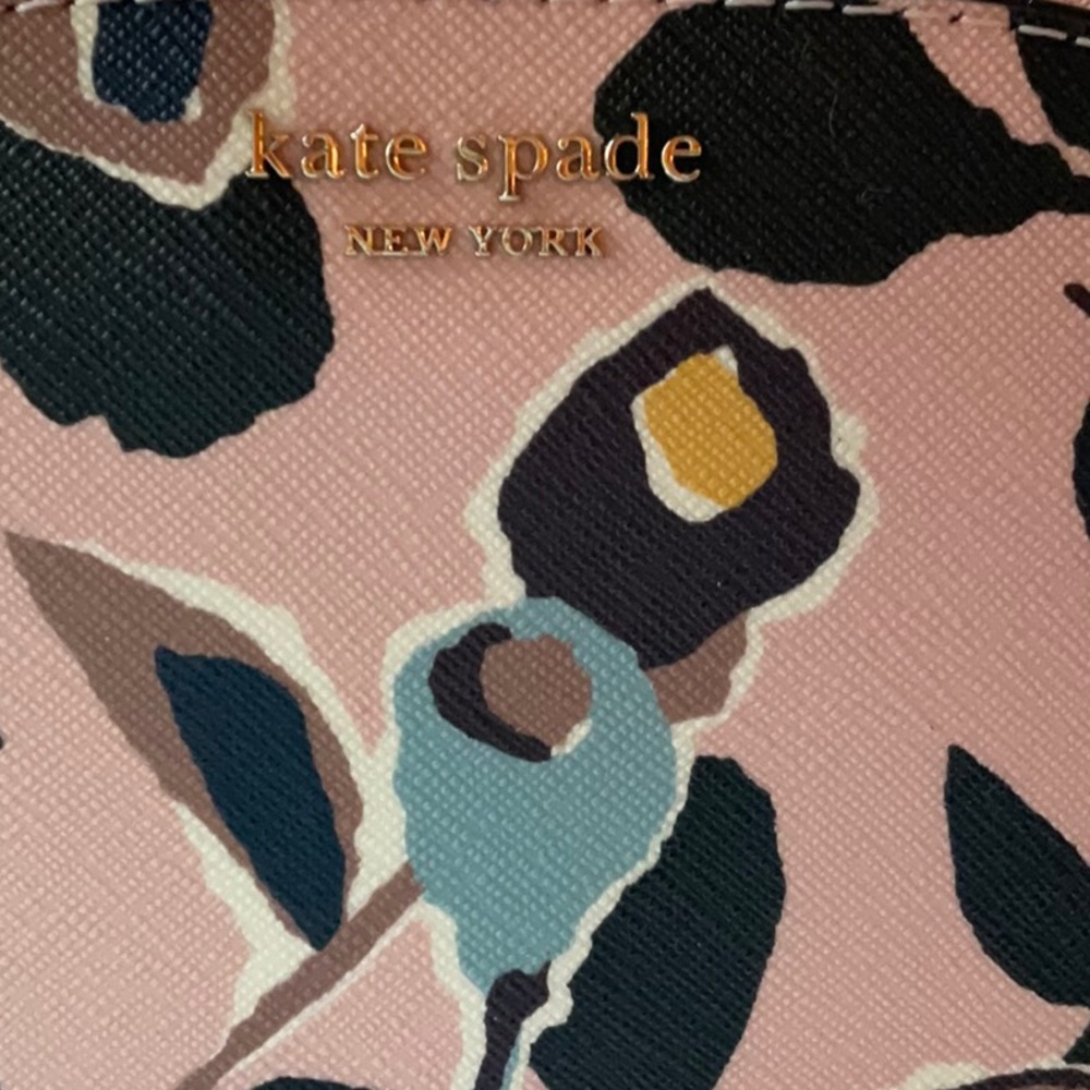 ♠️💄 KATE SPADE MEDIUM DOME COSMETIC CASE NWT♠️💄 - Picture 2 of 8